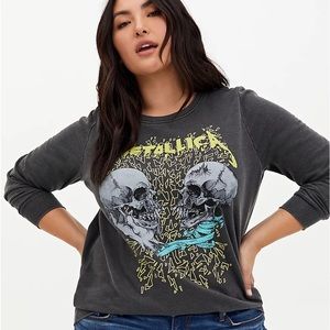 TORRID SIZE 3 (3X) METALLICA SKULL GREY SWEATSHIRT